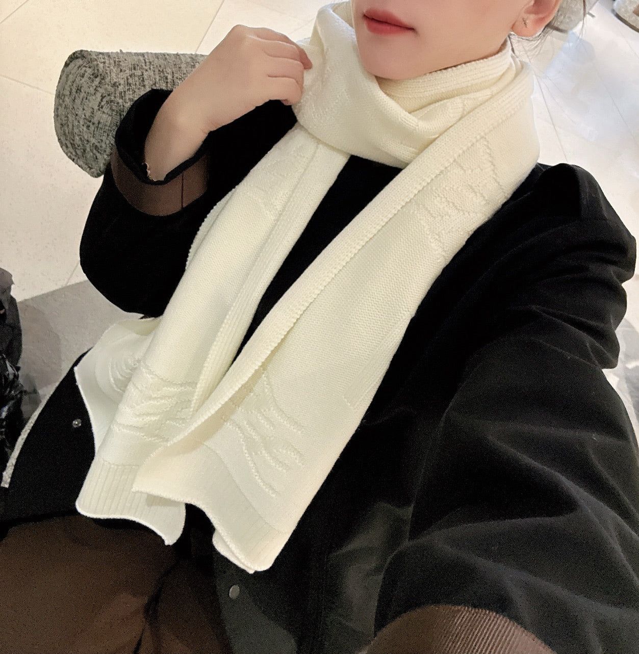 China Replica Fendi Scarf 56usd Only