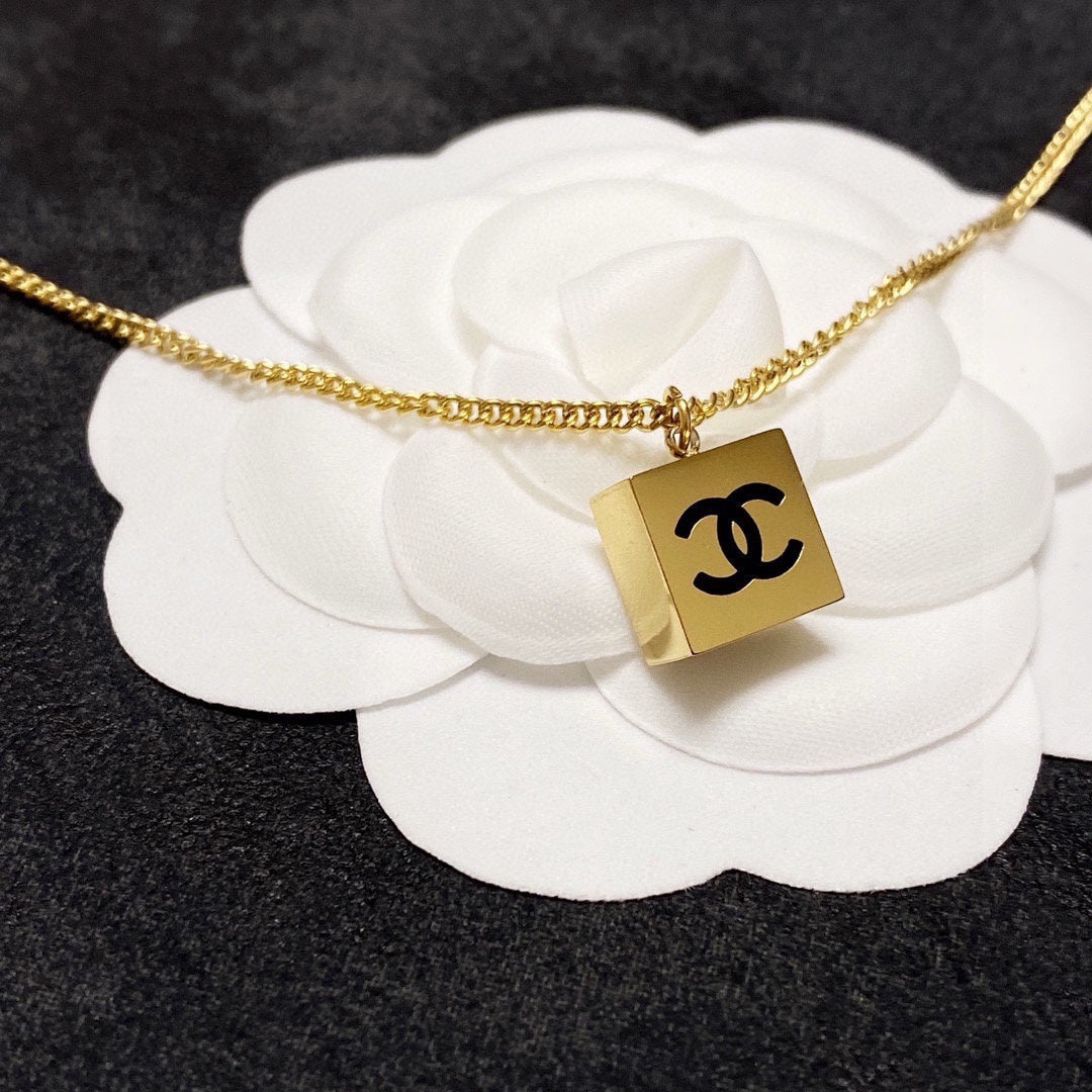 China Replica Chanel Necklaces 30usd Only