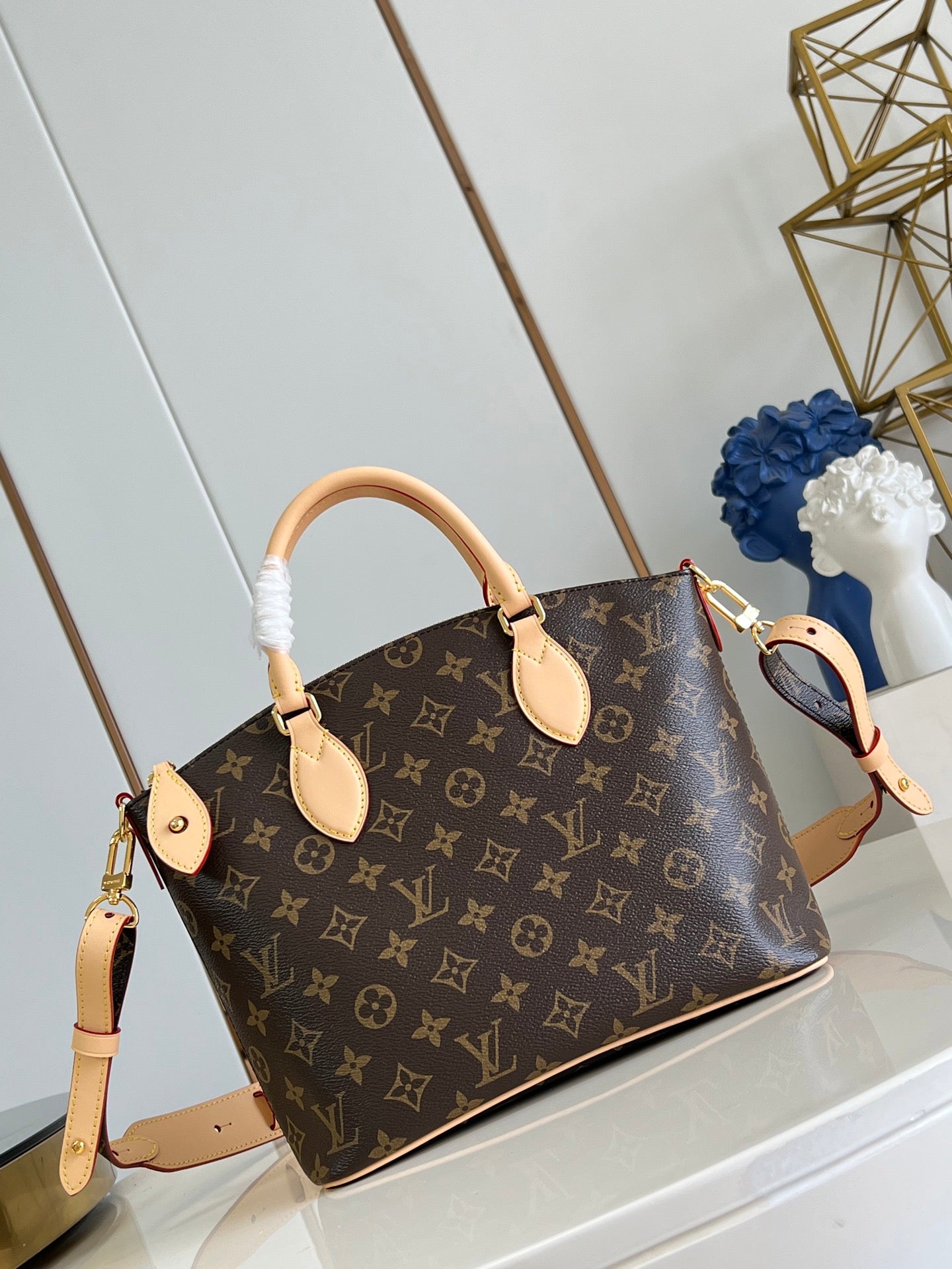 China Replica LV Handbags 141usd Only