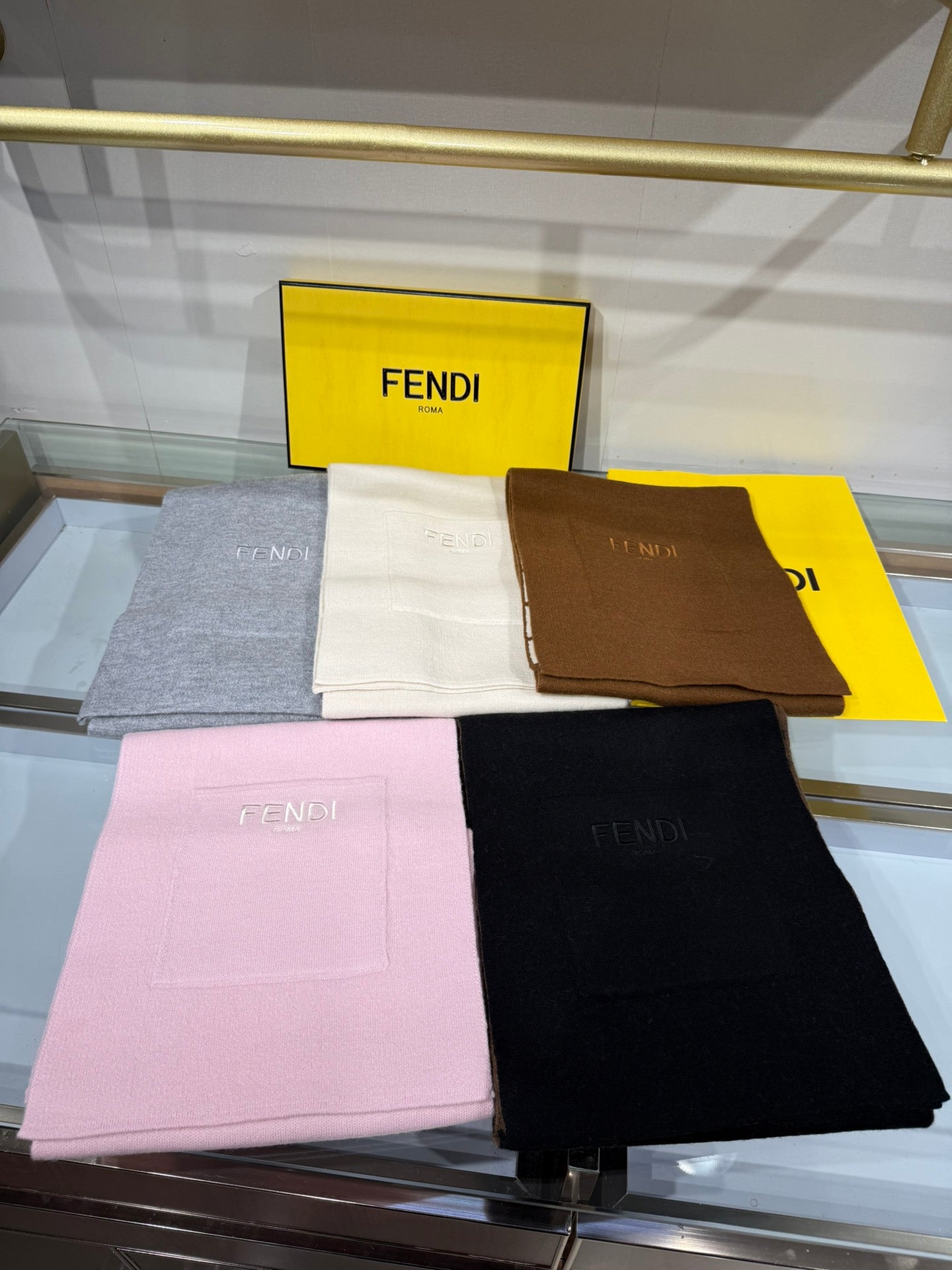 China Replica Fendi Scarf 94usd Only