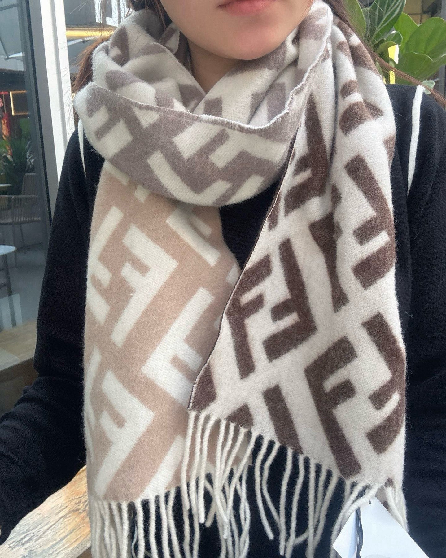 China Replica Fendi Scarf 50usd Only