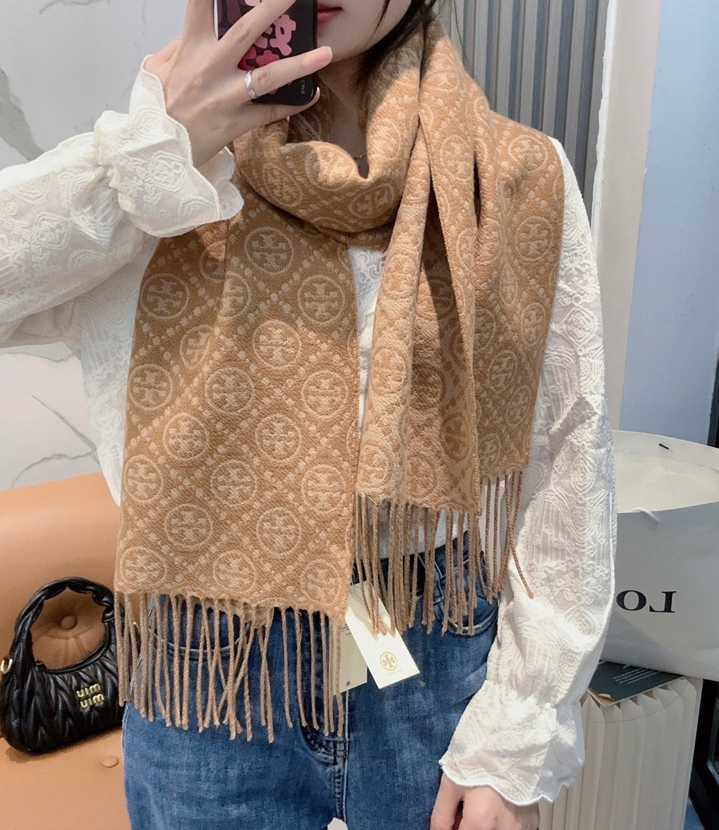 China Replica Burberry Scarf 46usd Only