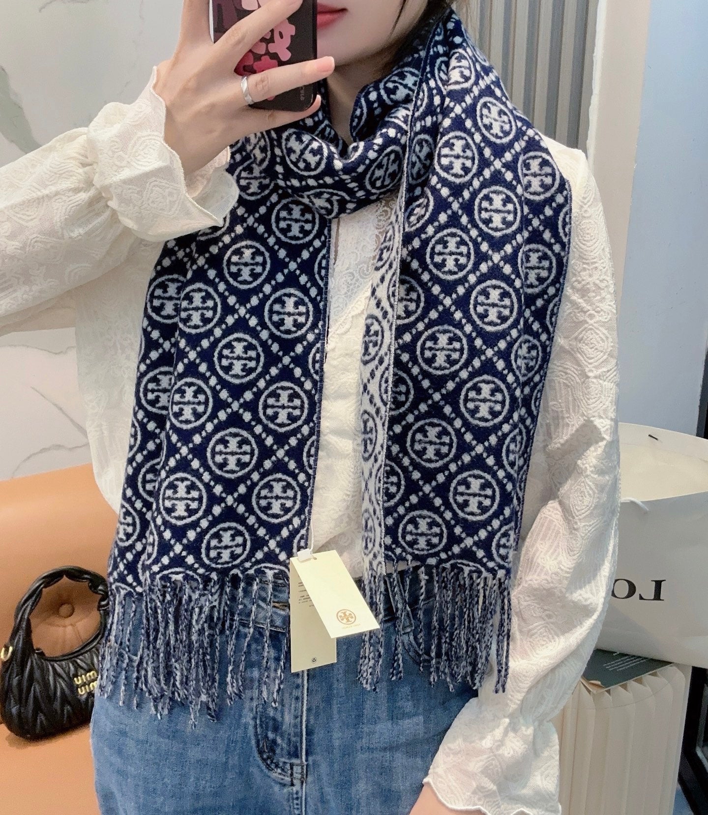China Replica Burberry Scarf 46usd Only