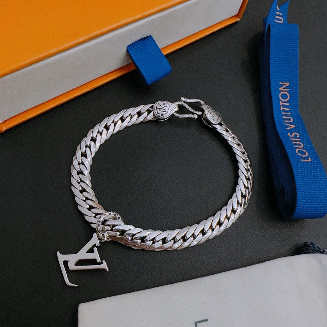China Replica LV Necklaces 72usd Only