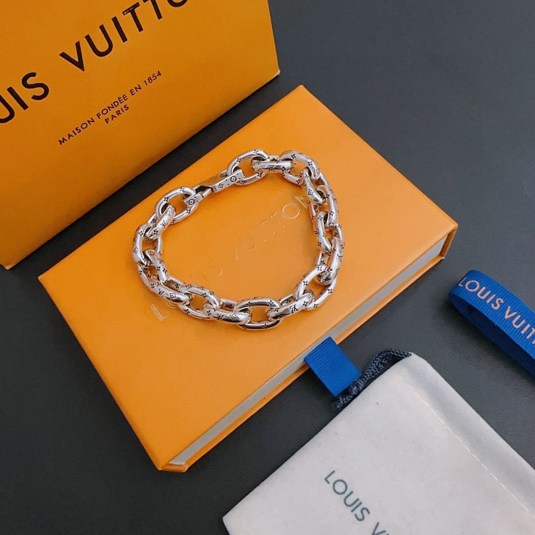 China Replica LV Necklaces 90usd Only
