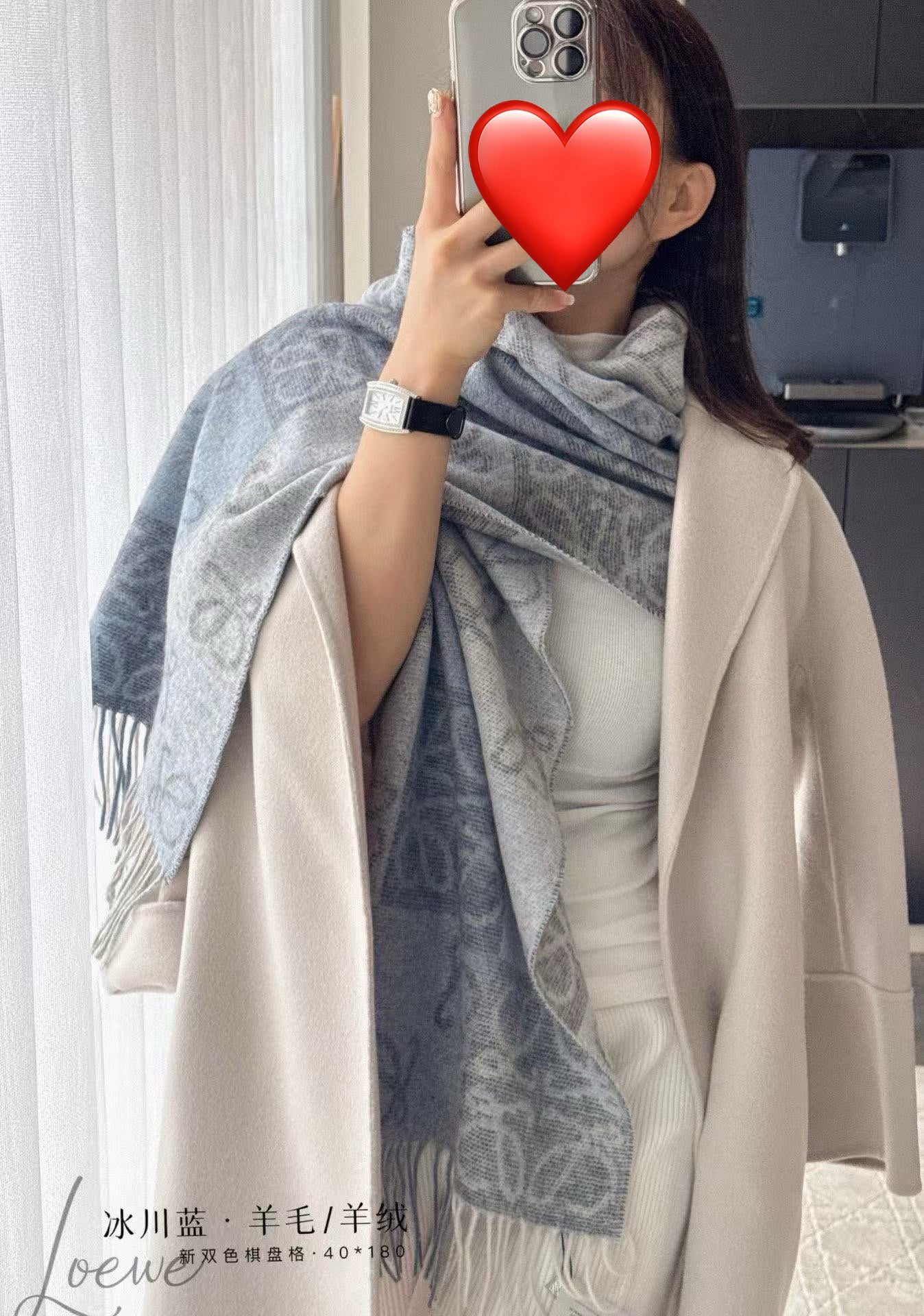 China Replica Loewe Scarf 40usd Only