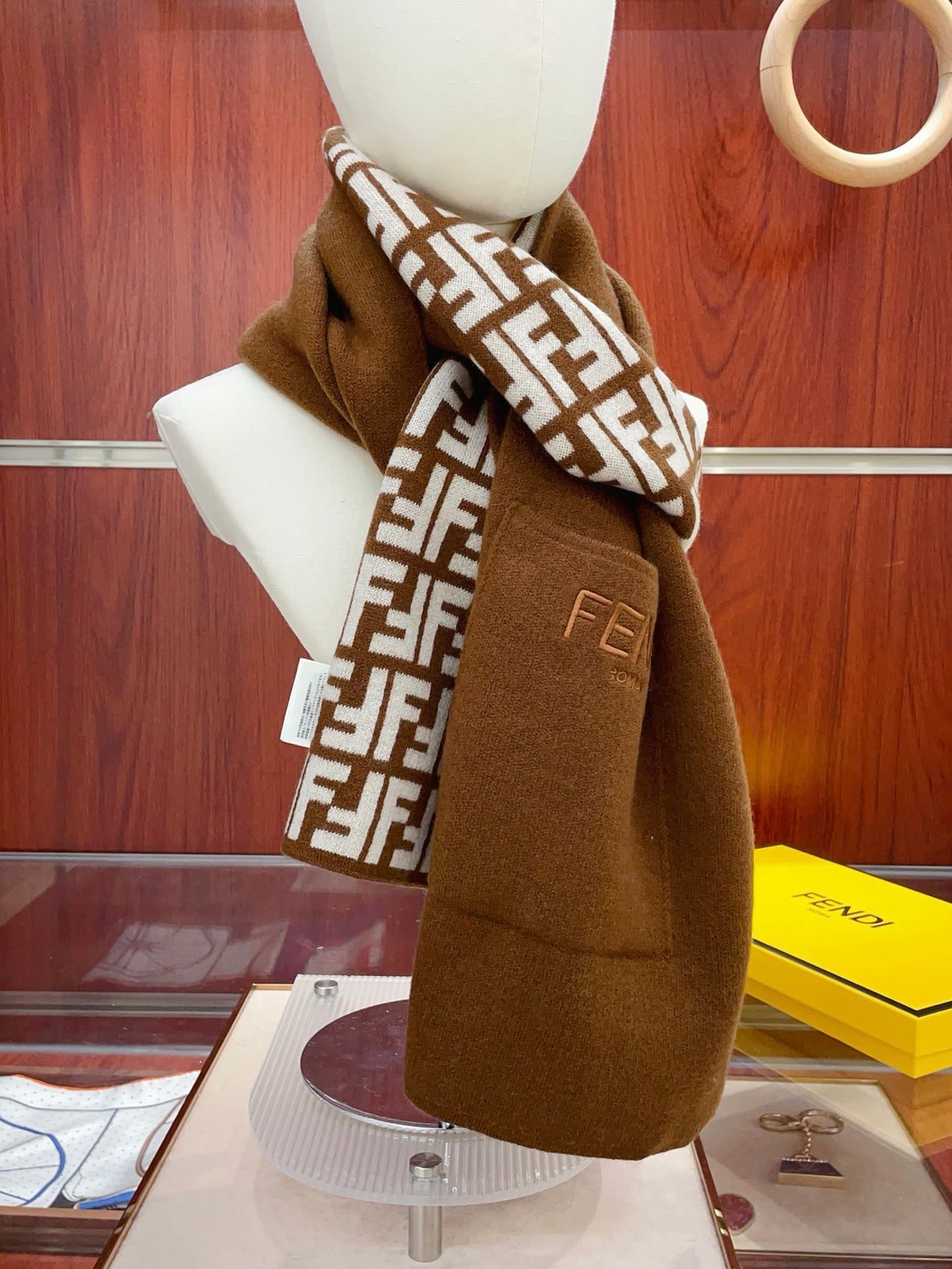 China Replica Fendi Scarf 82usd Only