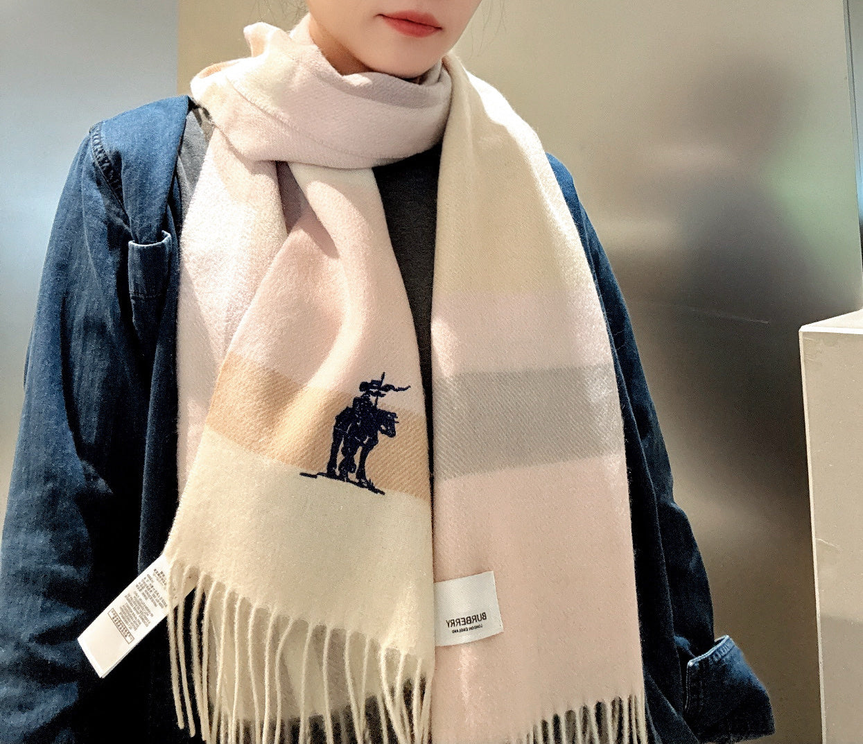China Replica Gucci Scarf 44usd Only