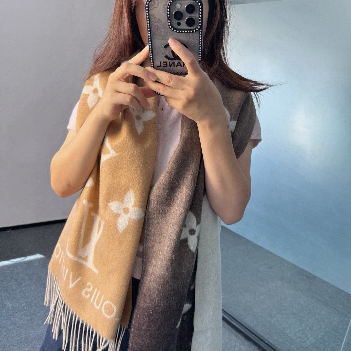 China Replica LV Scarf 44usd Only