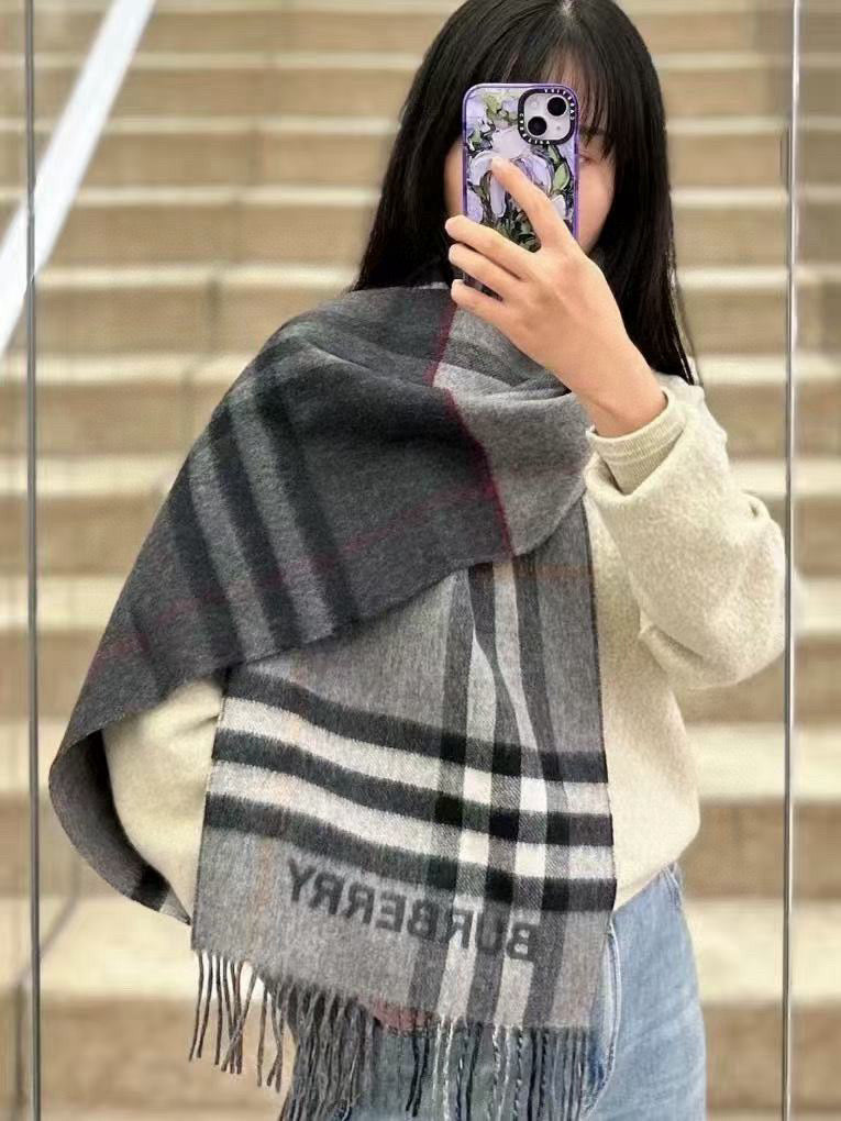China Replica Burberry Scarf 46usd Only