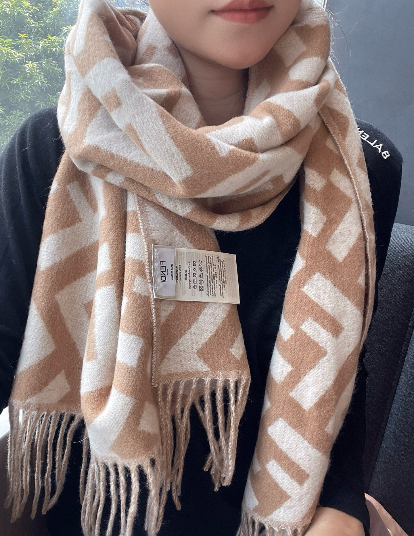 China Replica Fendi Scarf 40usd Only