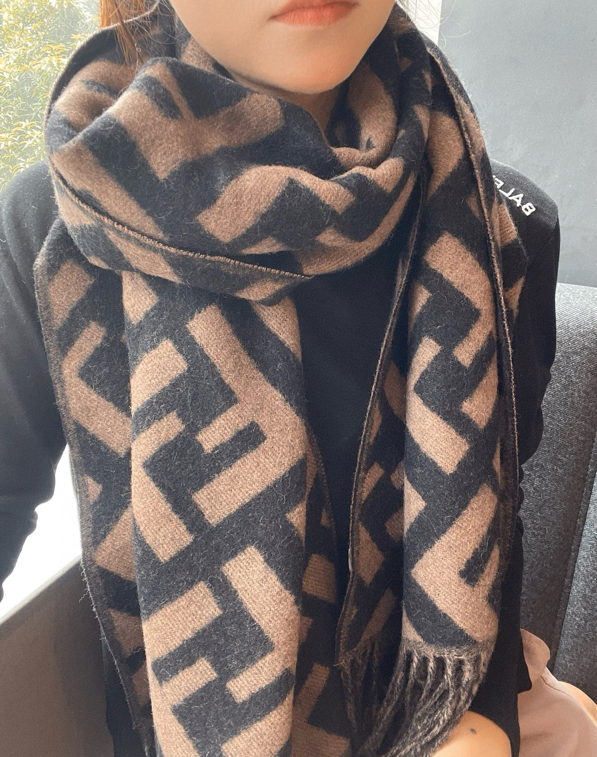 China Replica Fendi Scarf 40usd Only