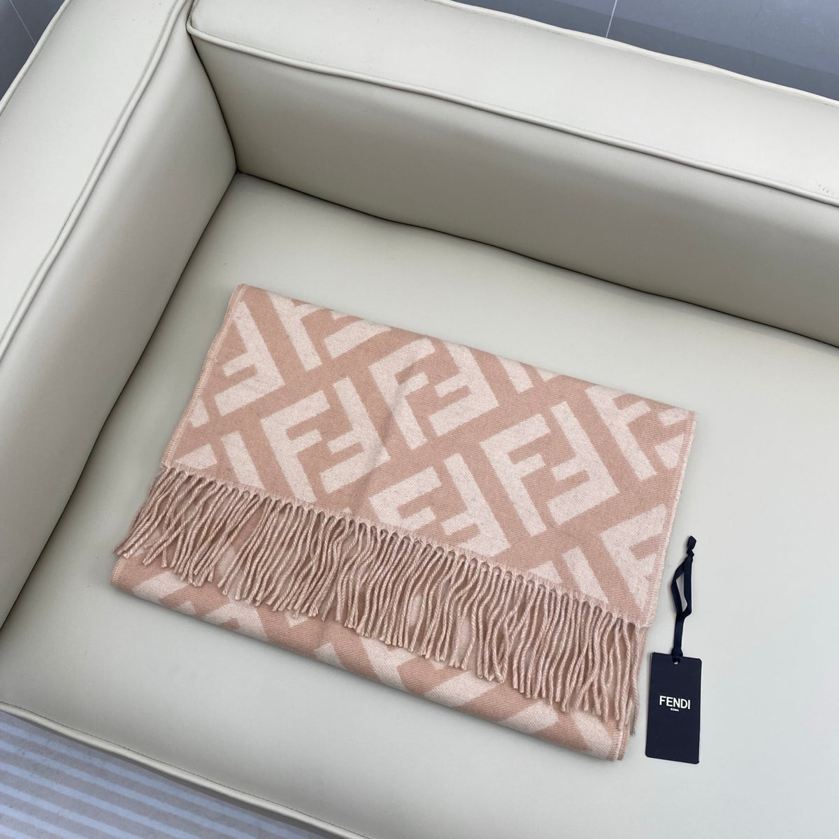 China Replica Fendi Scarf 46usd Only