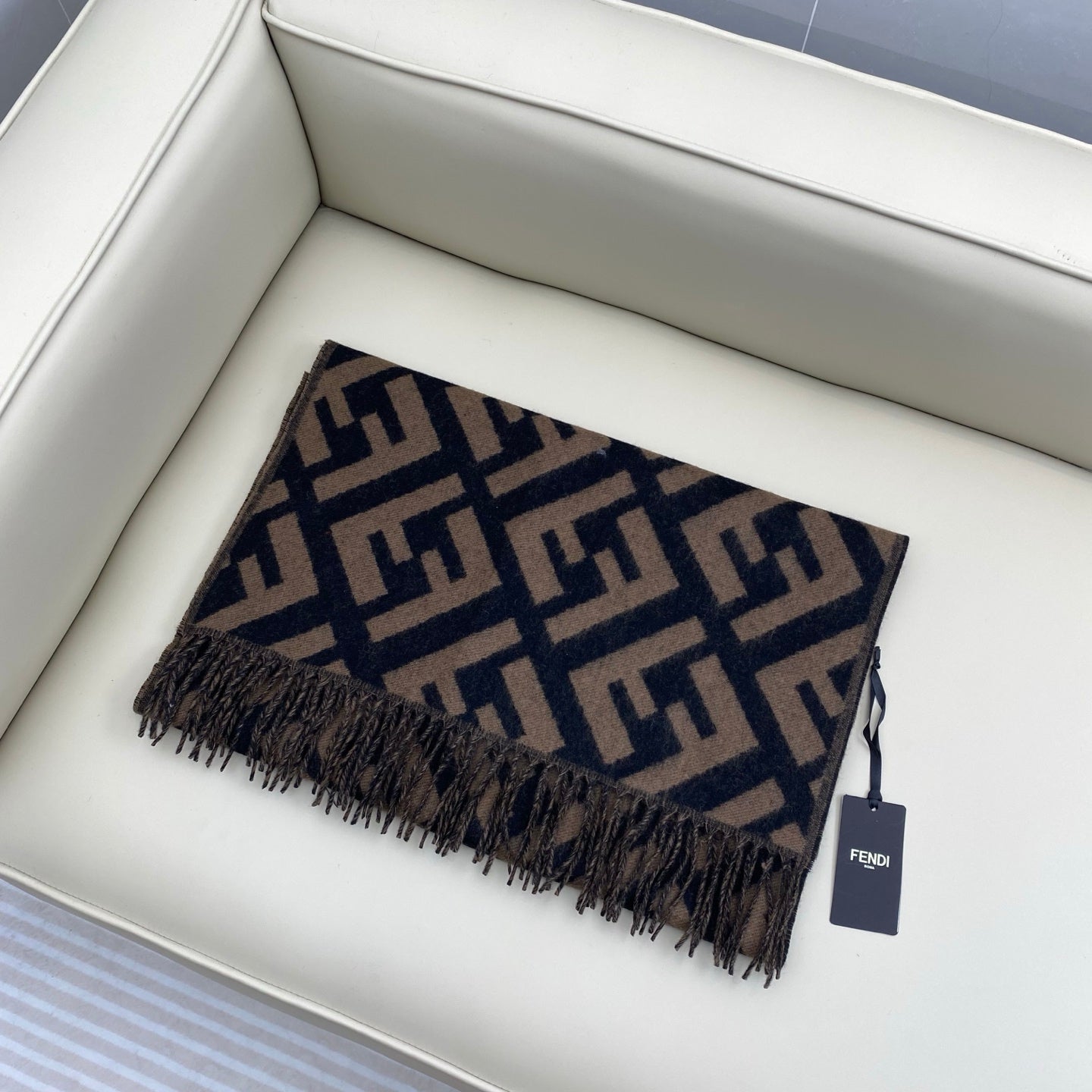 China Replica Fendi Scarf 46usd Only