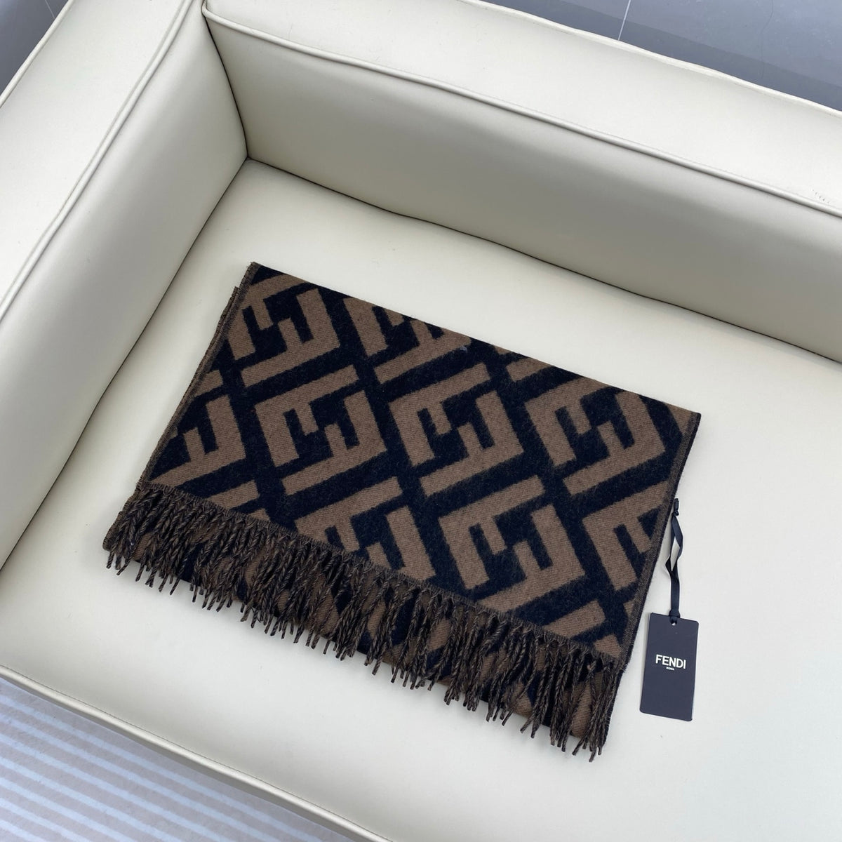 China Replica Fendi Scarf 46usd Only