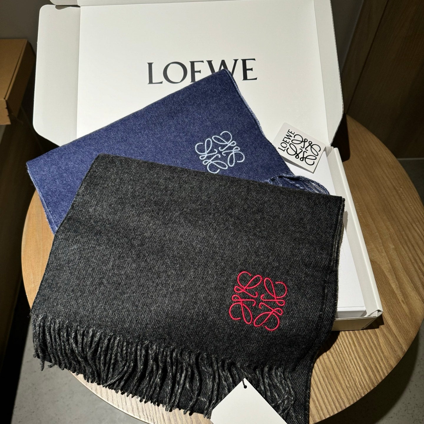 China Replica Loewe Scarf 44usd Only