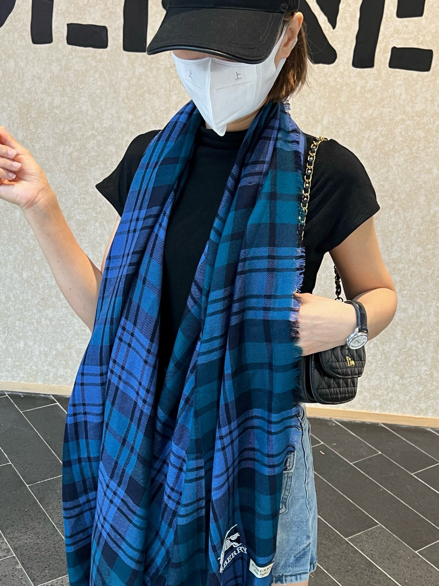 China Replica Burberry Scarf 54usd Only