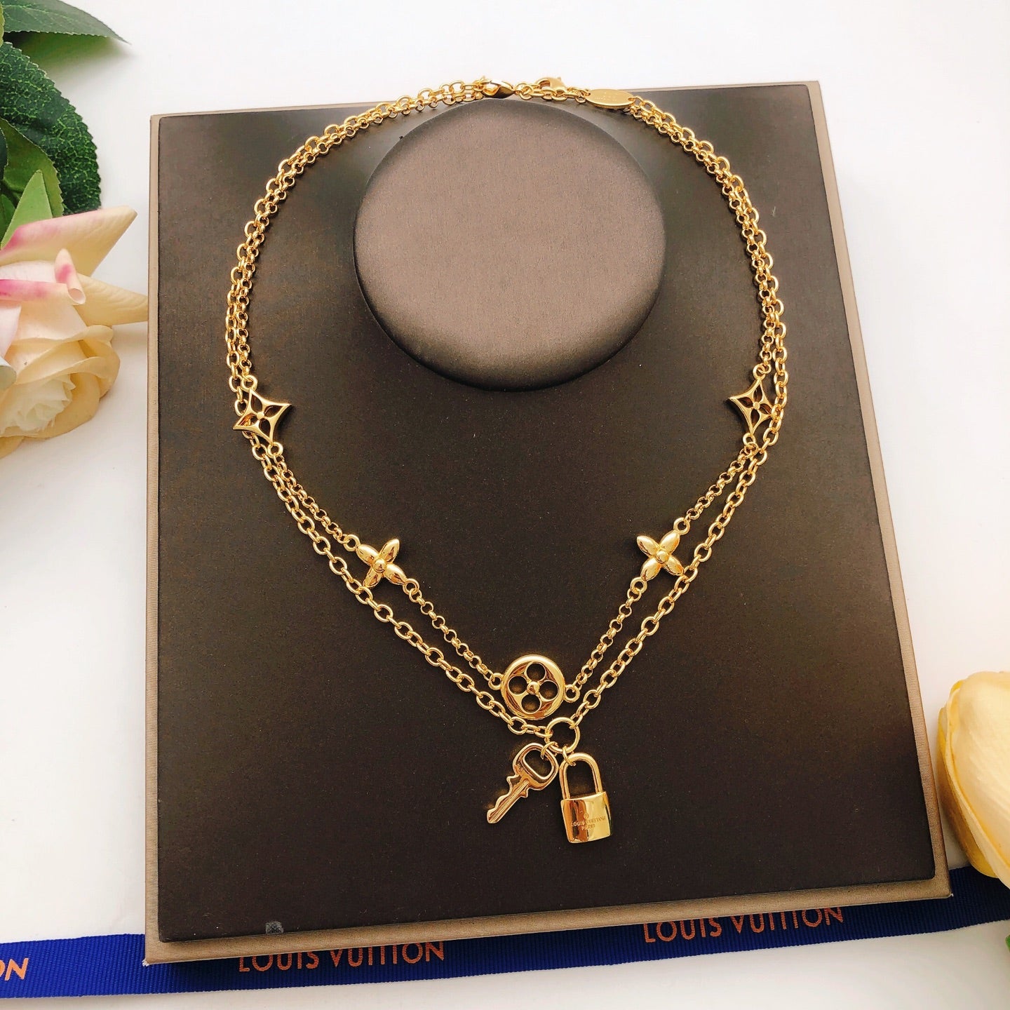 China Replica LV Necklaces 45usd Only