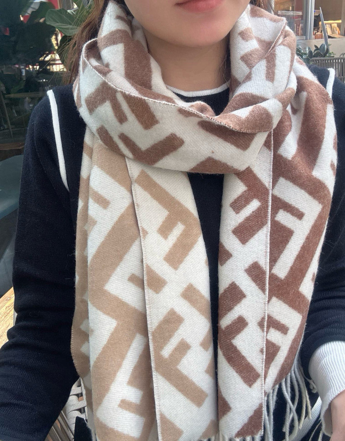 China Replica Fendi Scarf 50usd Only
