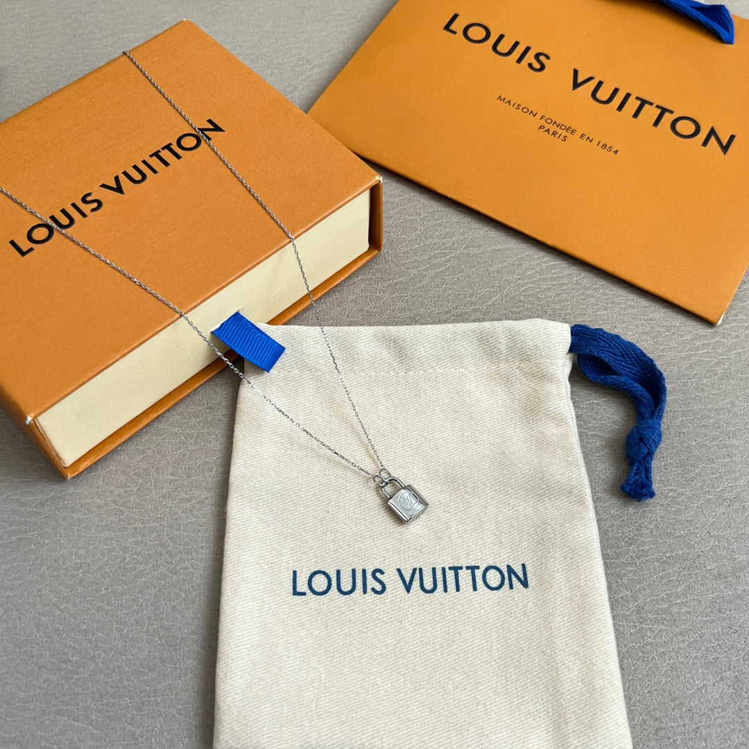 China Replica LV Necklaces 33usd Only