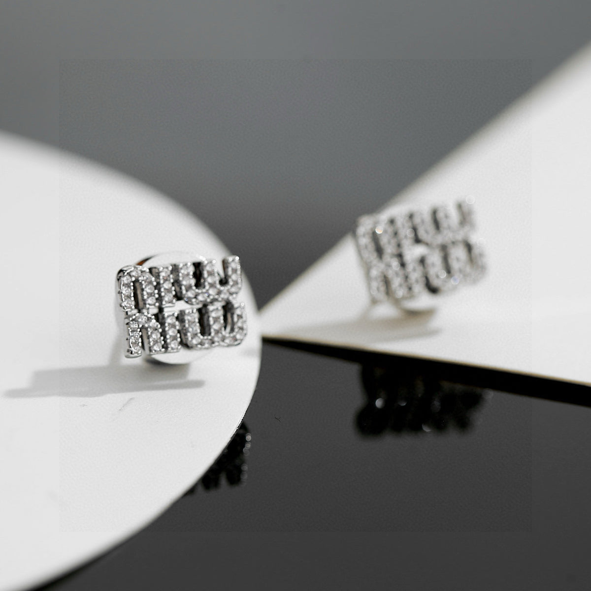China Replica Miumiu Earrings 22usd Only