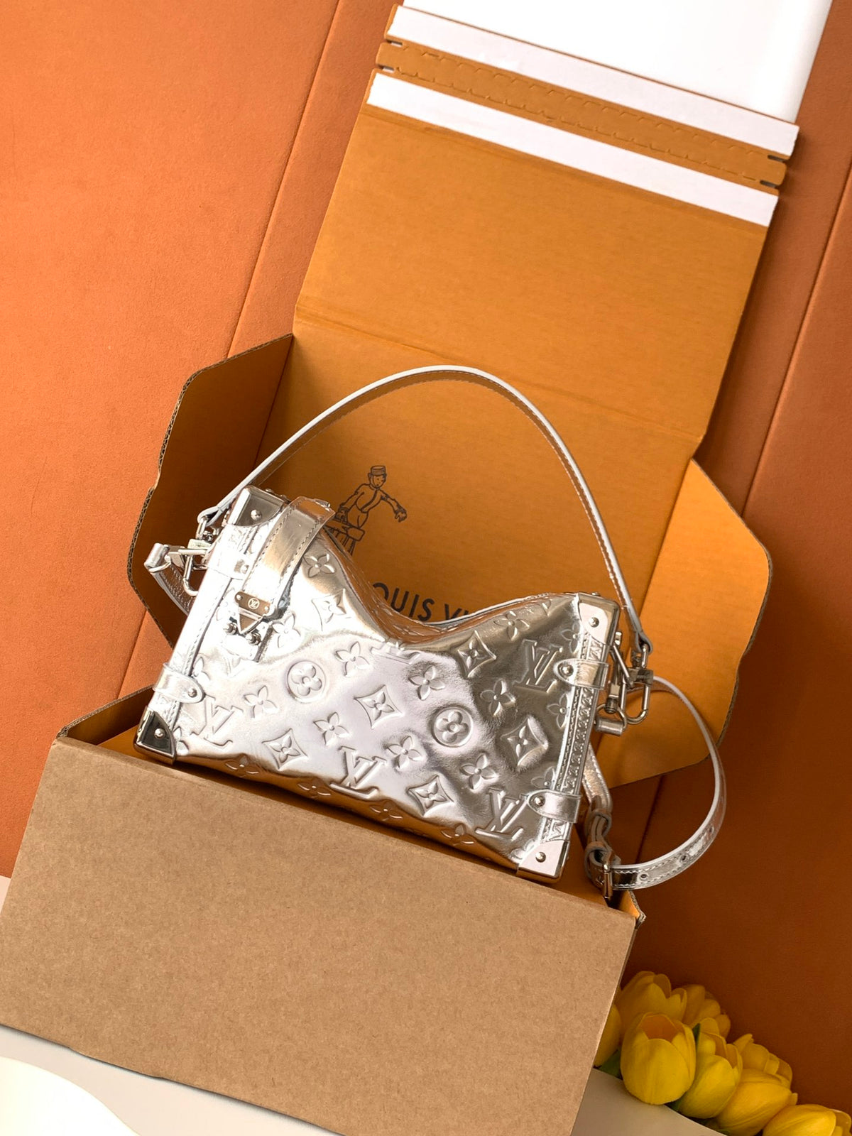 China Replica LV Handbags 333usd Only