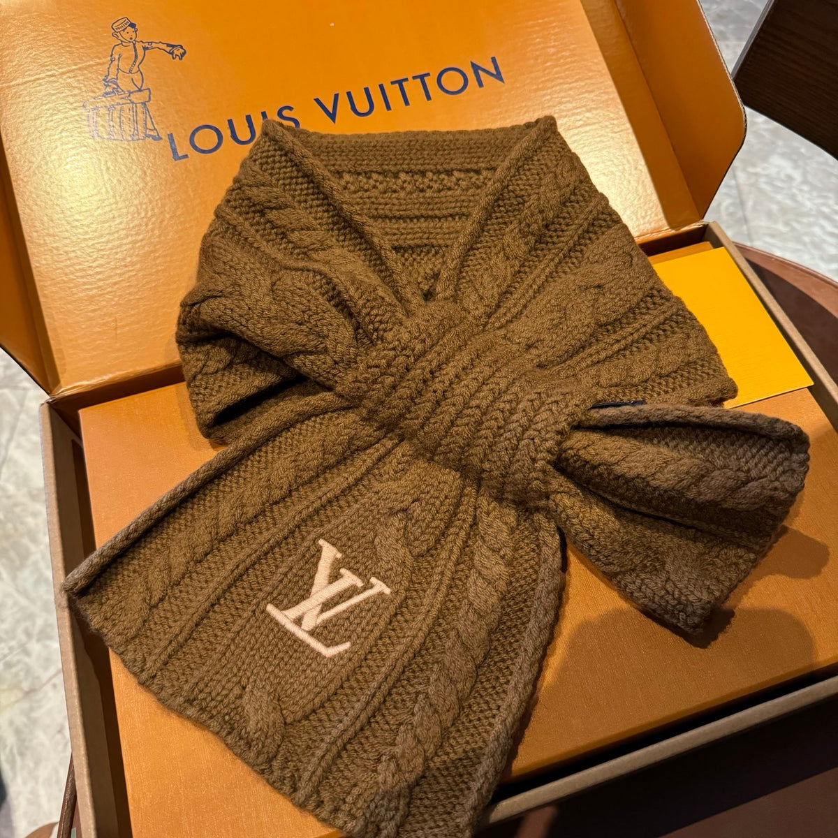 China Replica LV Scarf 54usd Only