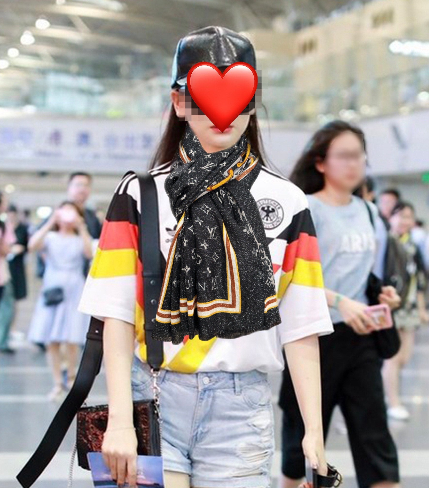 China Replica LV Scarf 78usd Only