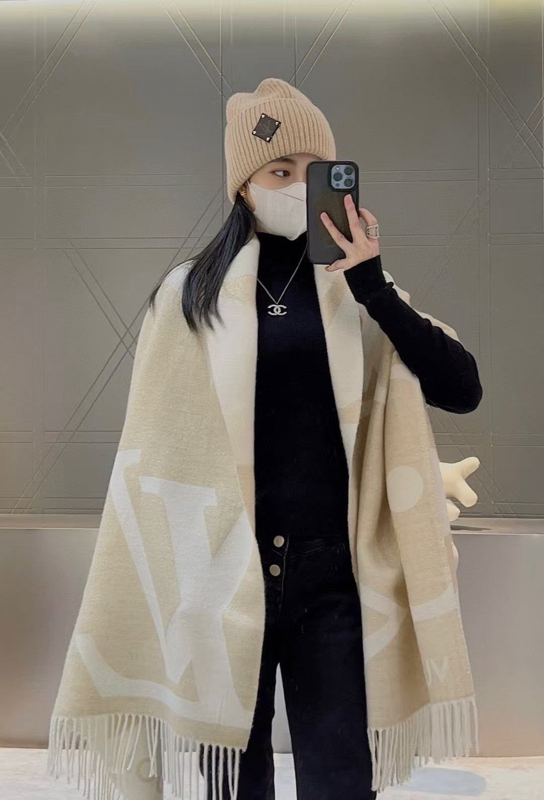 China Replica LV Scarf 52usd Only