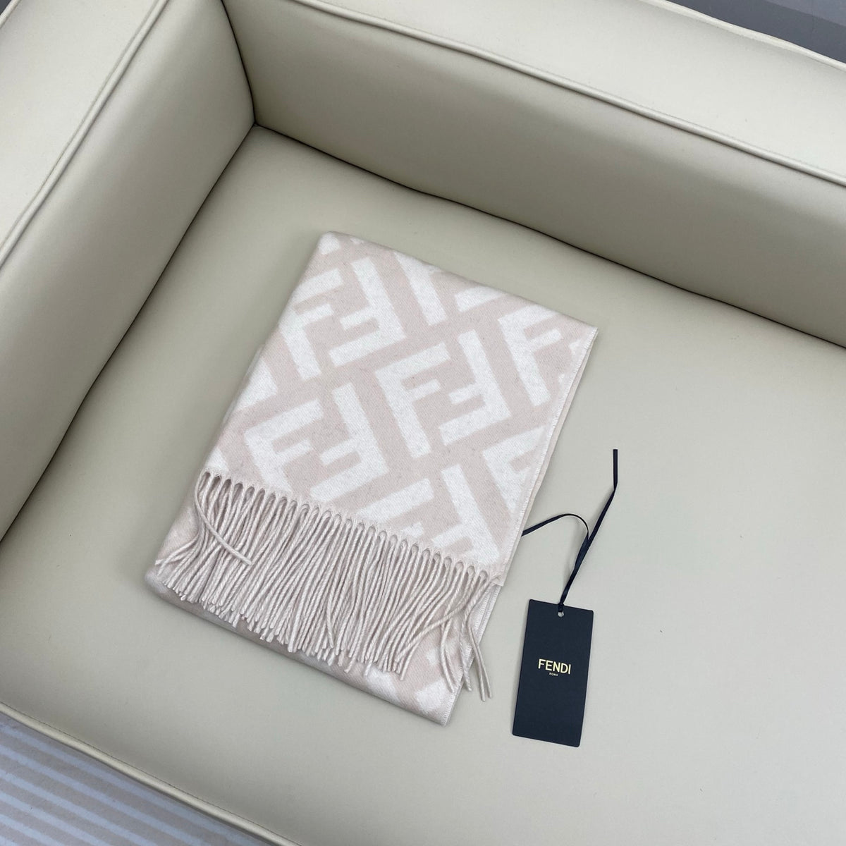 China Replica Fendi Scarf 50usd Only