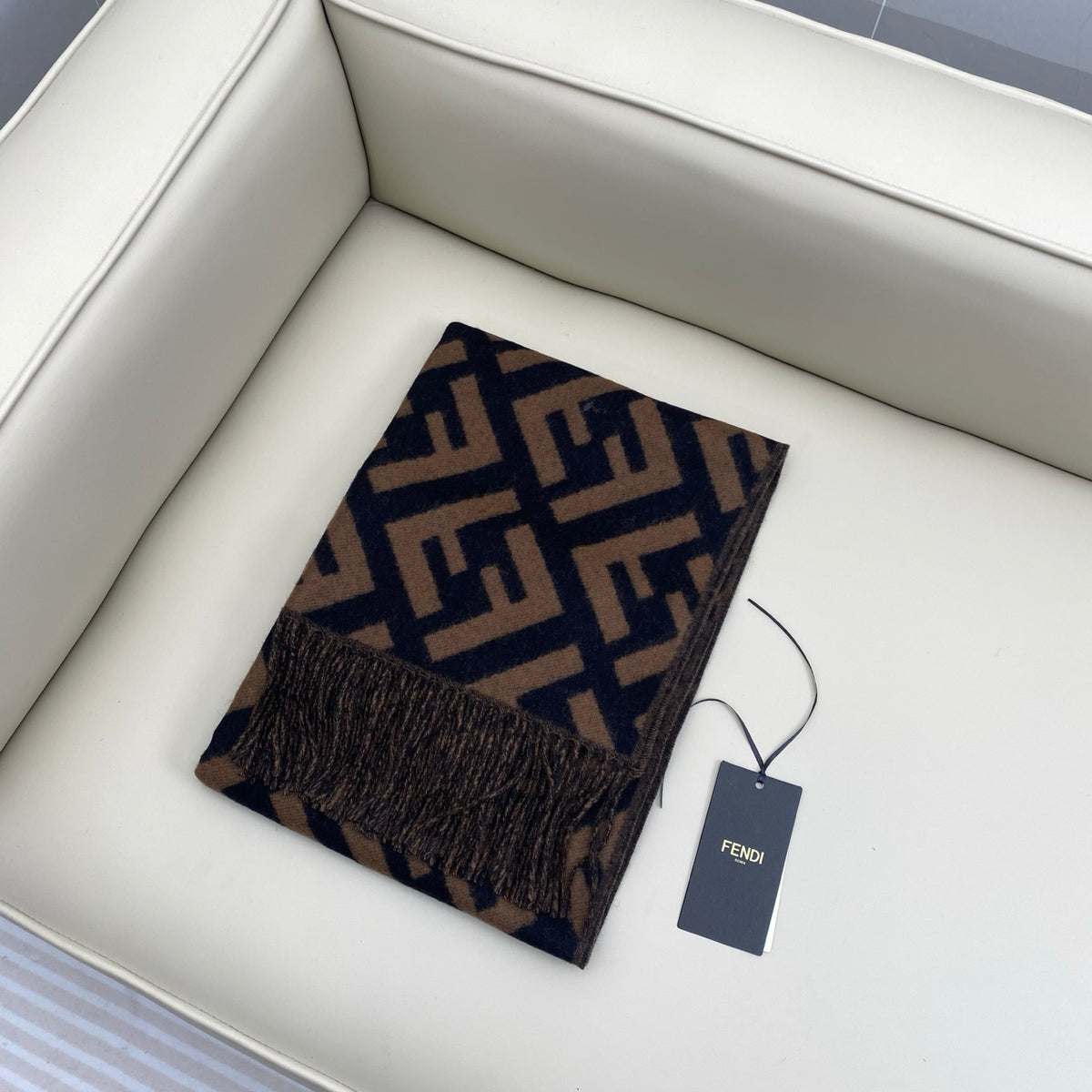 China Replica Fendi Scarf 50usd Only