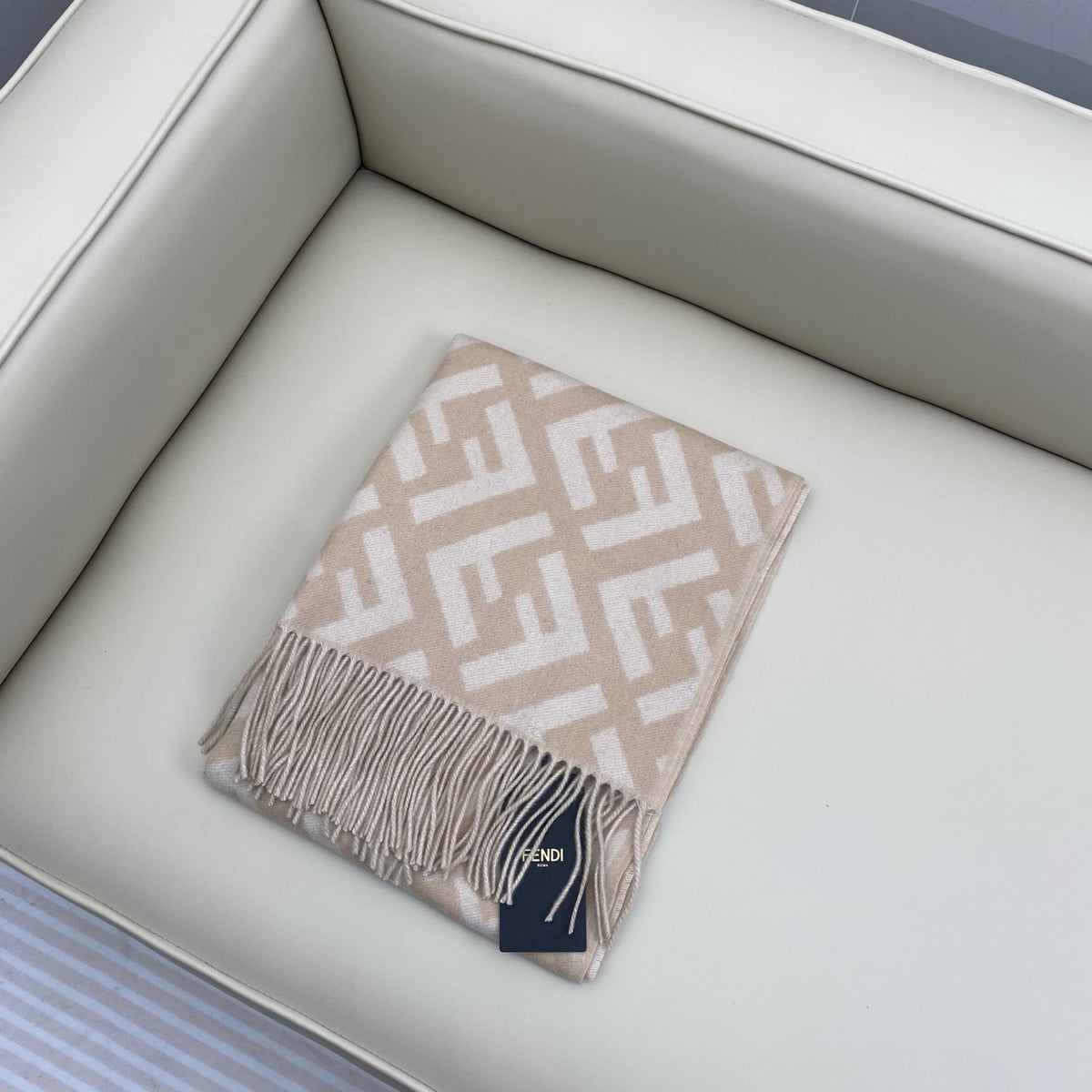 China Replica Fendi Scarf 50usd Only