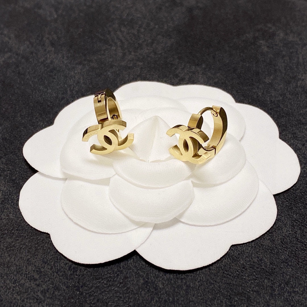 China Replica Chanel Earrings 20usd Only