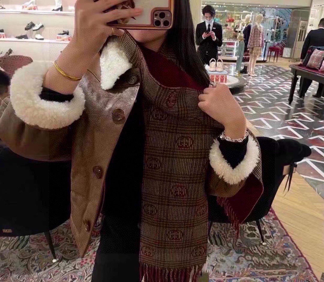 China Replica Gucci Scarf 48usd Only