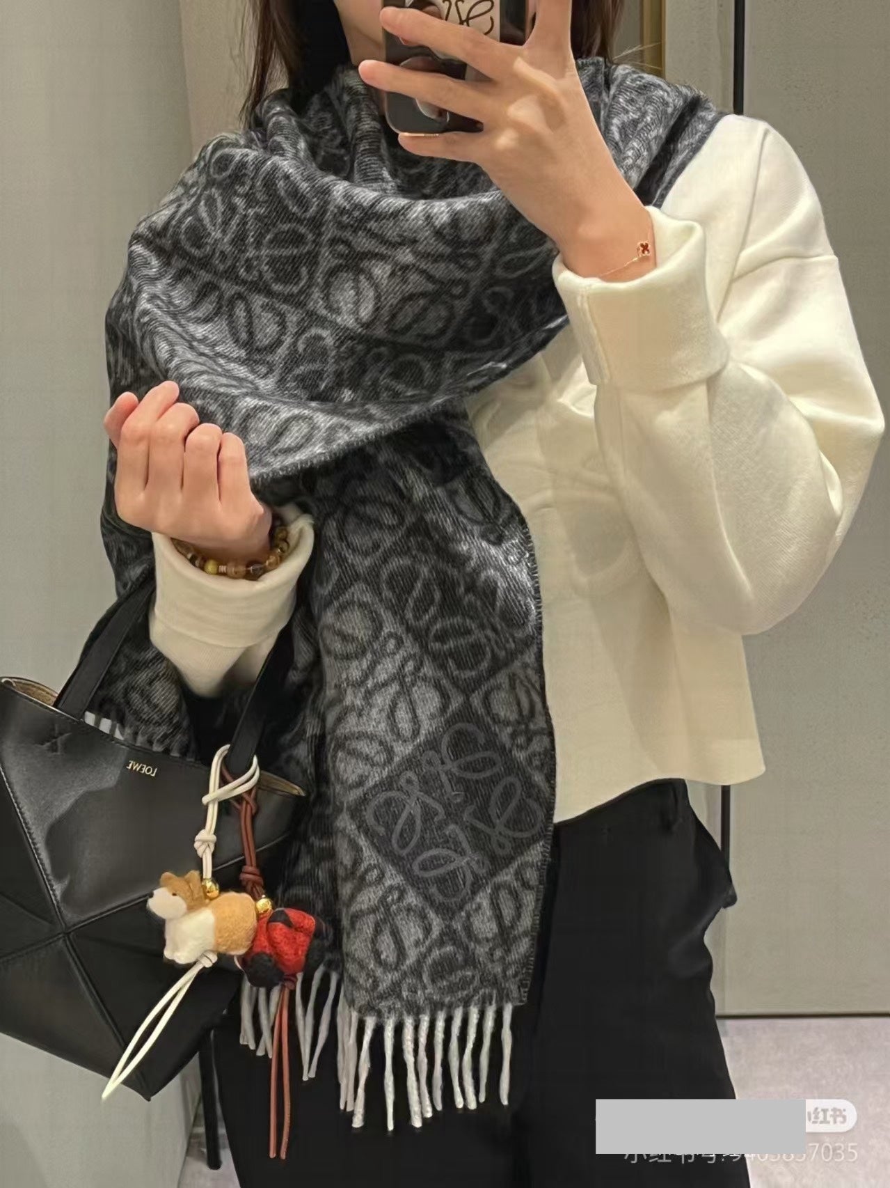 China Replica Loewe Scarf 46usd Only