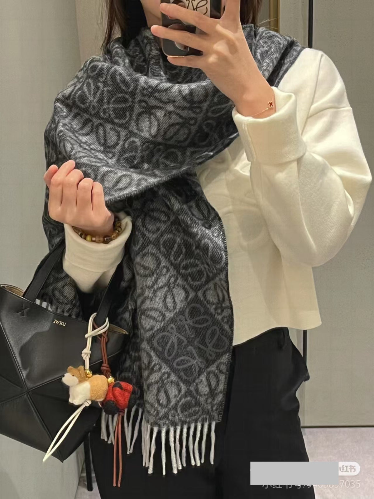 China Replica Loewe Scarf 46usd Only