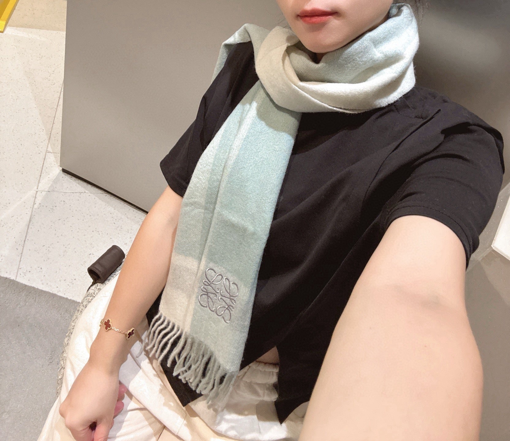 China Replica Gucci Scarf 44usd Only