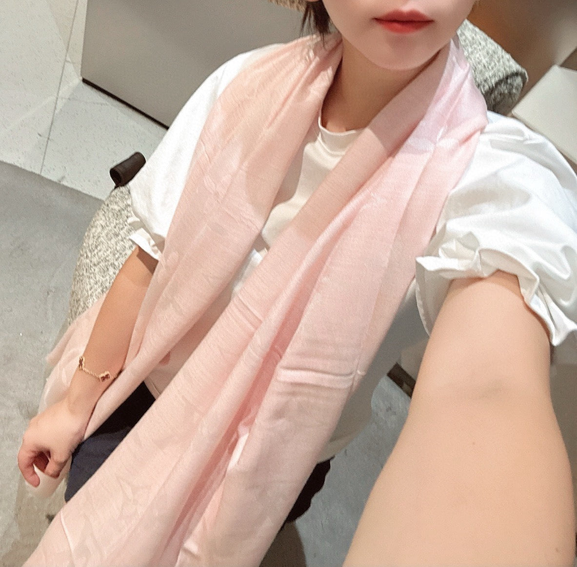 China Replica LV Scarf 48usd Only