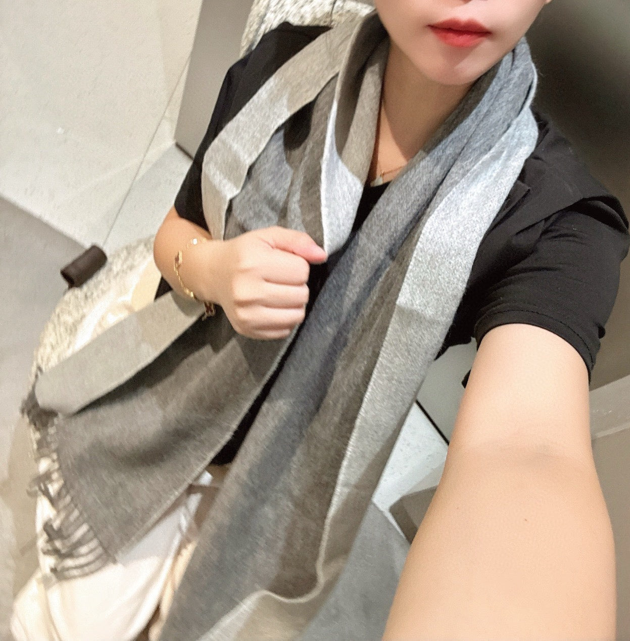 China Replica Loewe Scarf 44usd Only