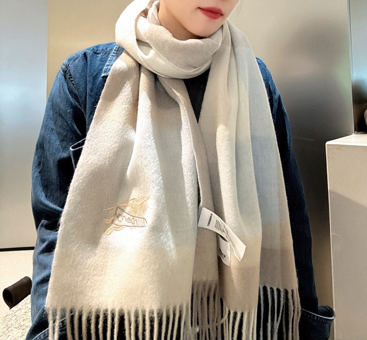 China Replica Gucci Scarf 44usd Only
