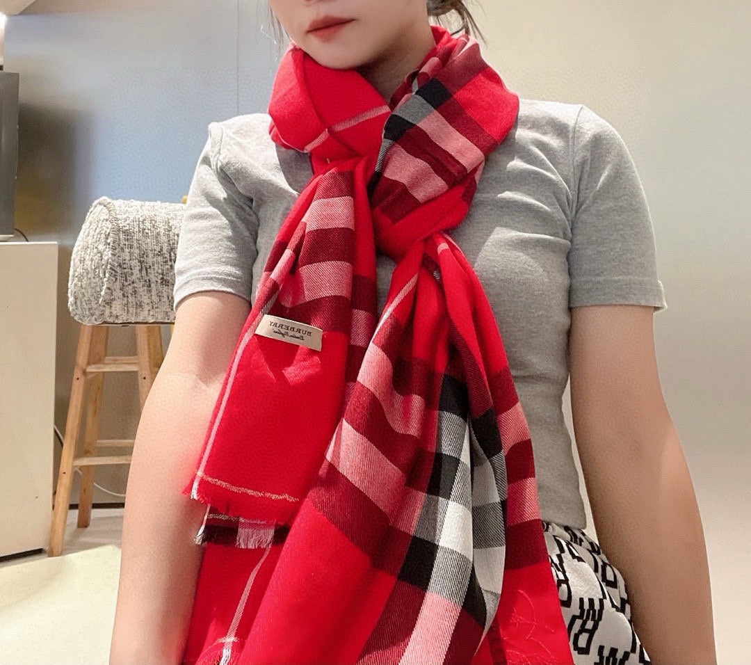 China Replica Burberry Scarf 40usd Only