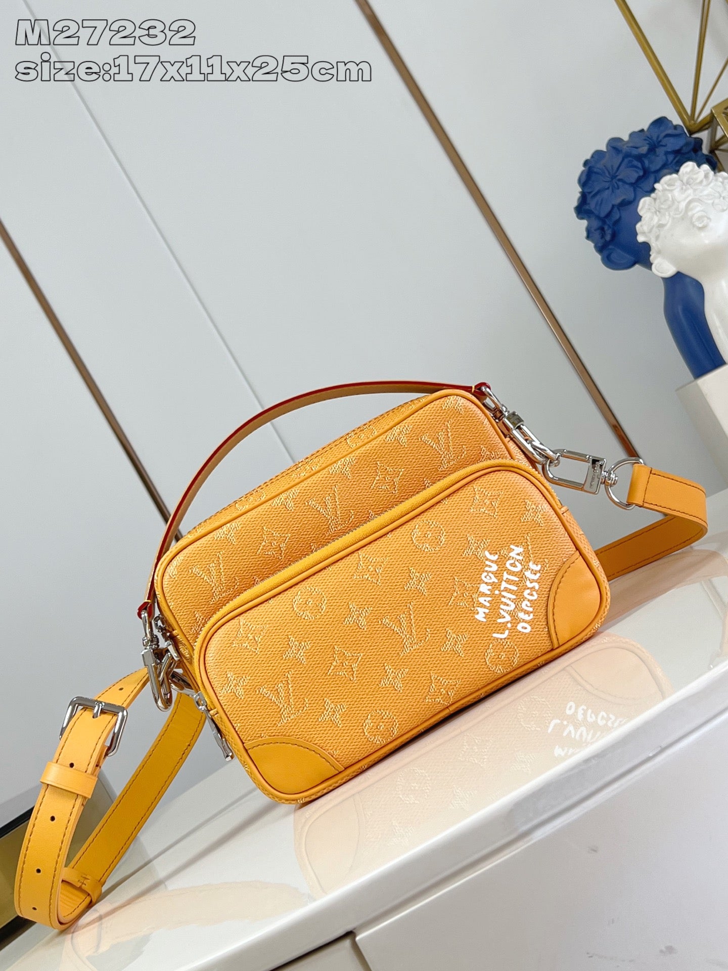 China Replica LV Handbags 141usd Only