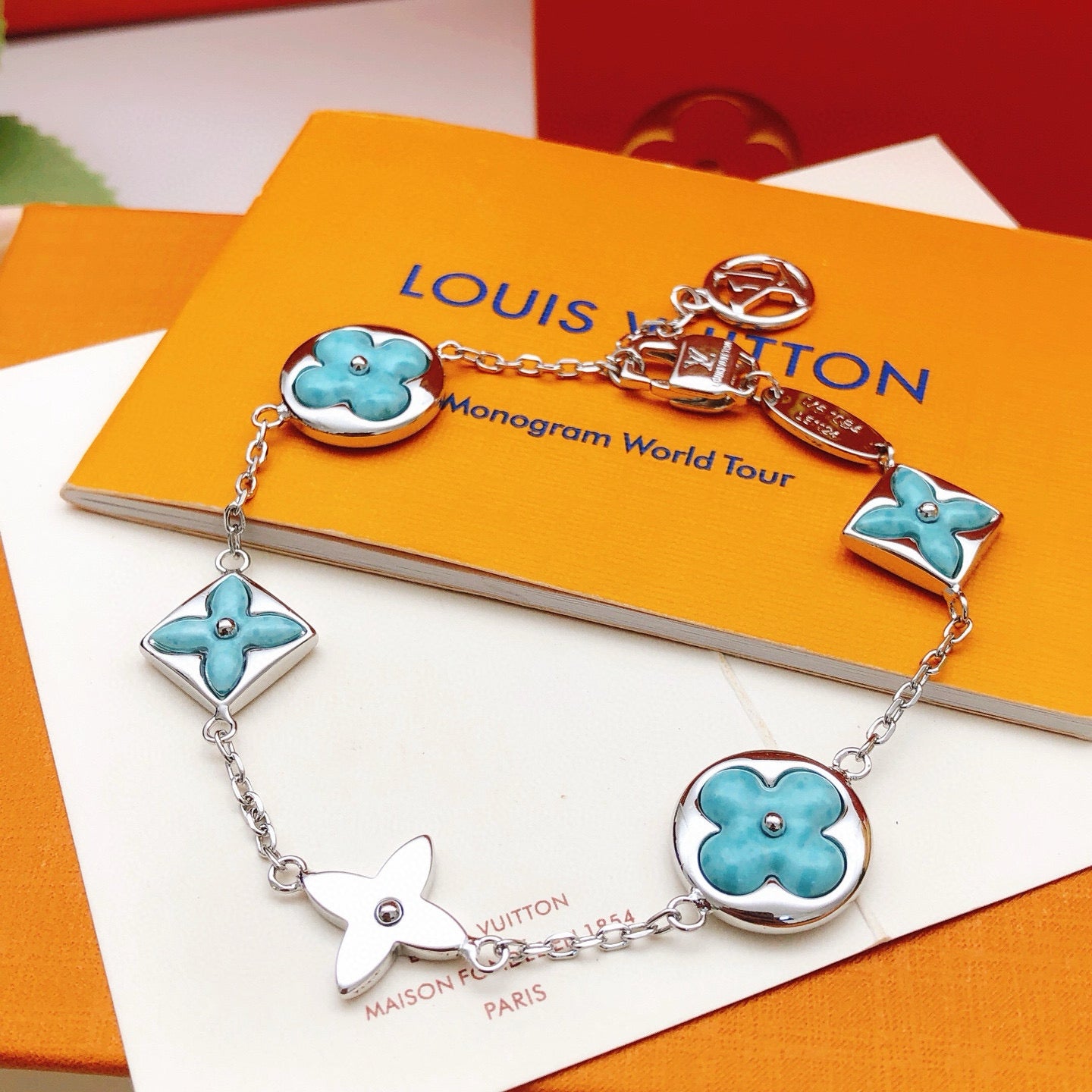 China Replica LV Bracelets 35usd Only