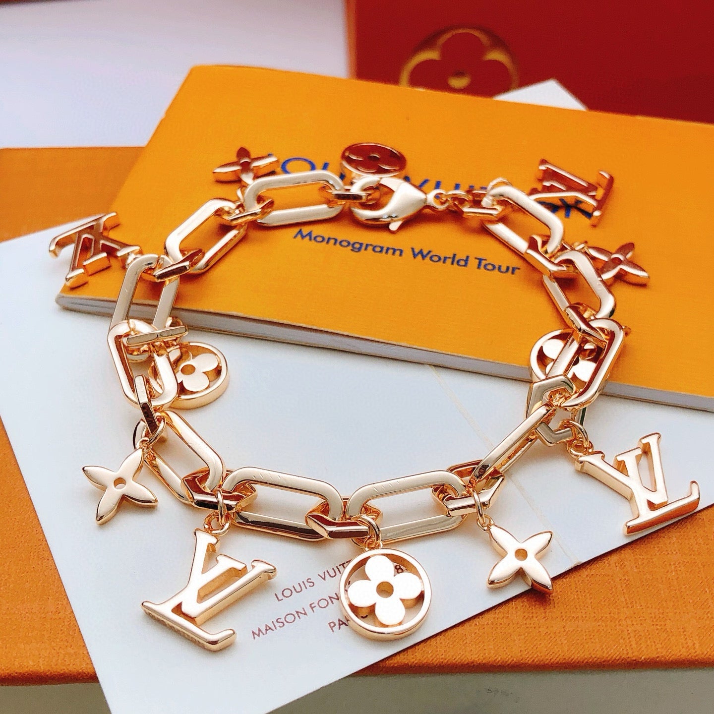 China Replica LV Bracelets 32usd Only