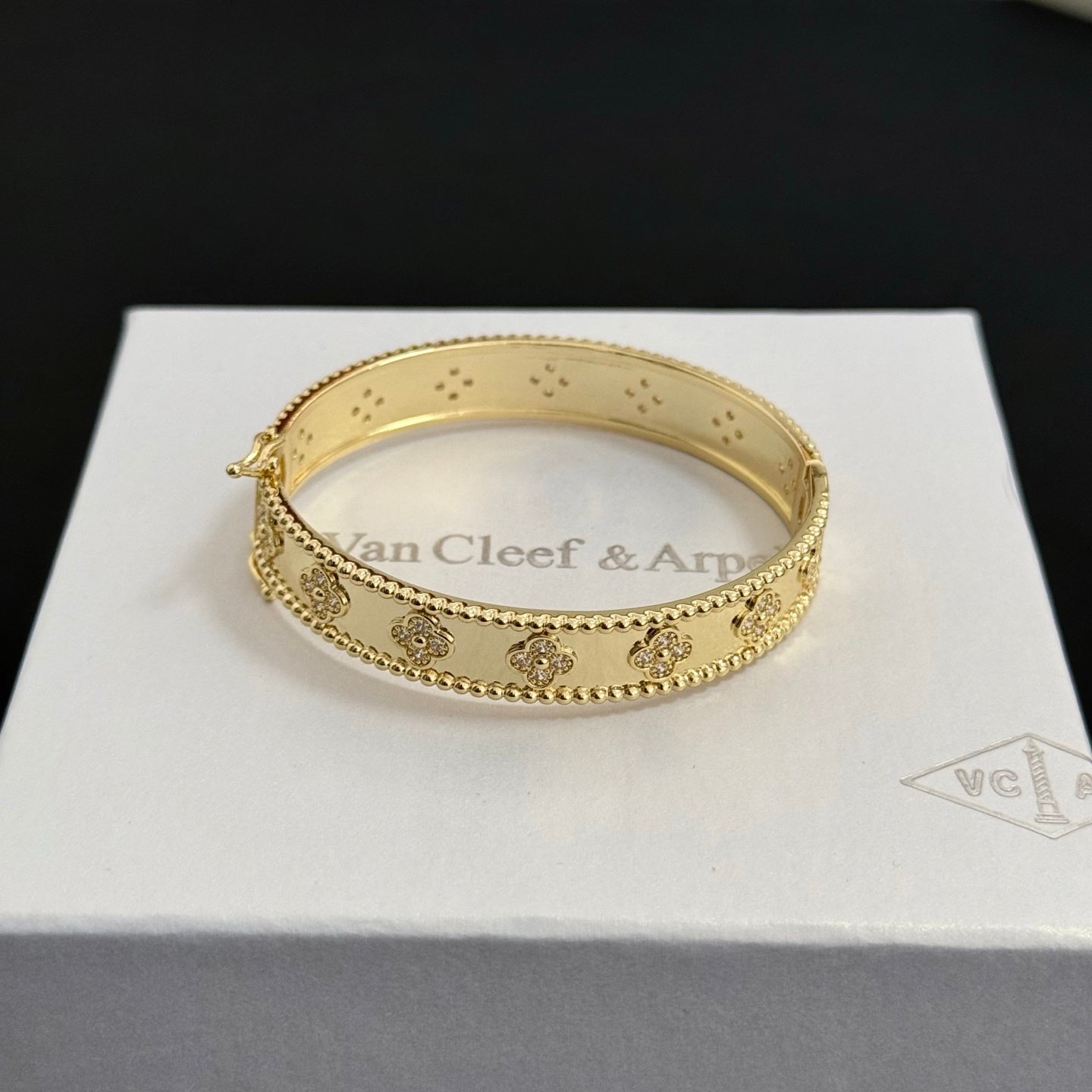 China Replica Van Cleef Arpels Bracelets 52usd Only