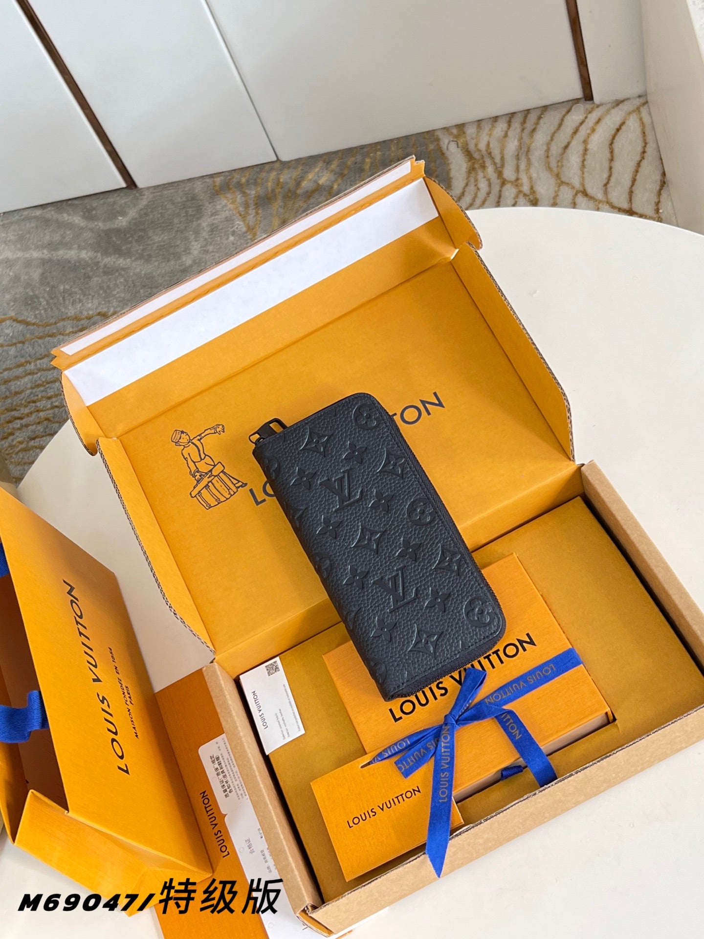 China Replica LV Handbags 111usd Only
