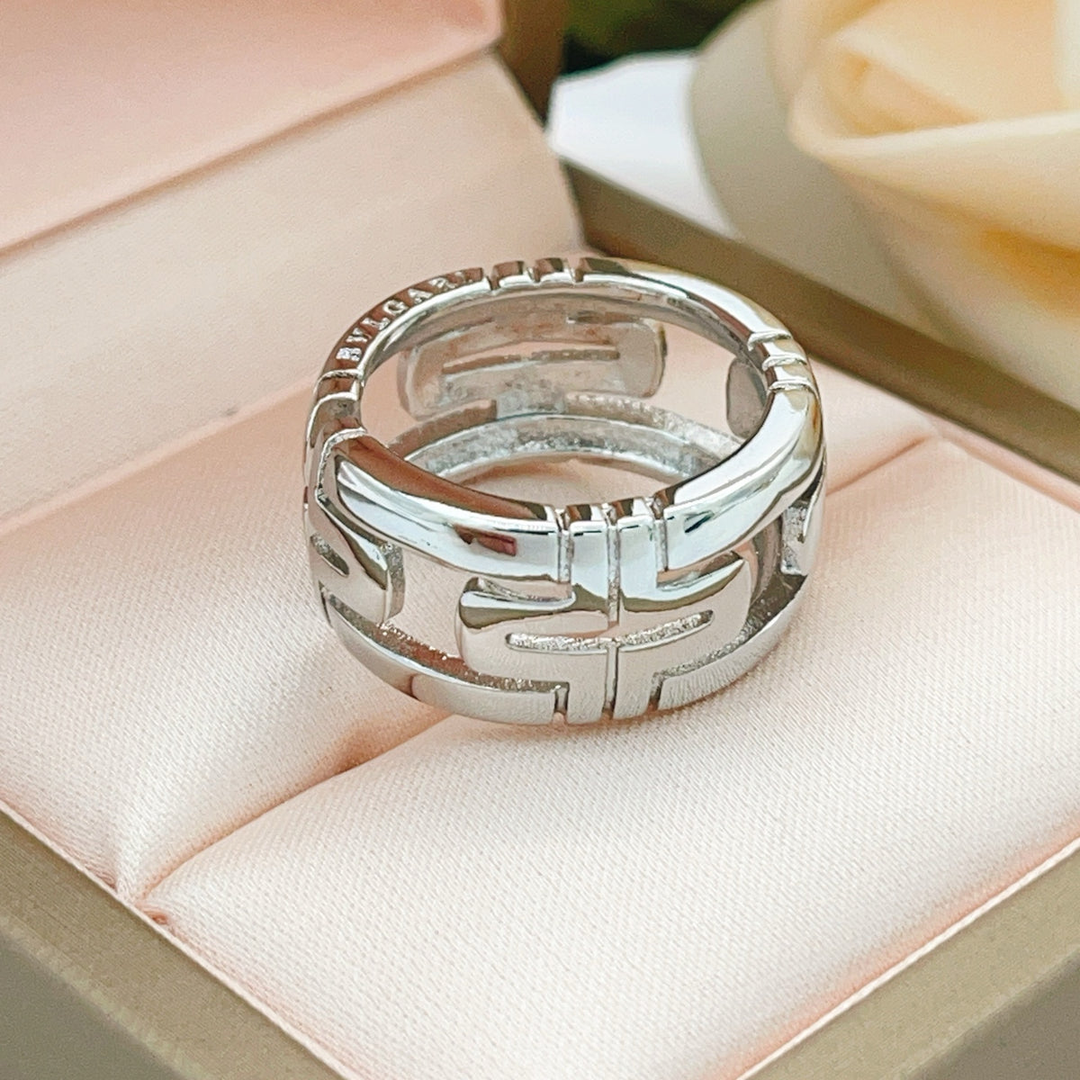 China Replica Gucci Rings 25usd Only