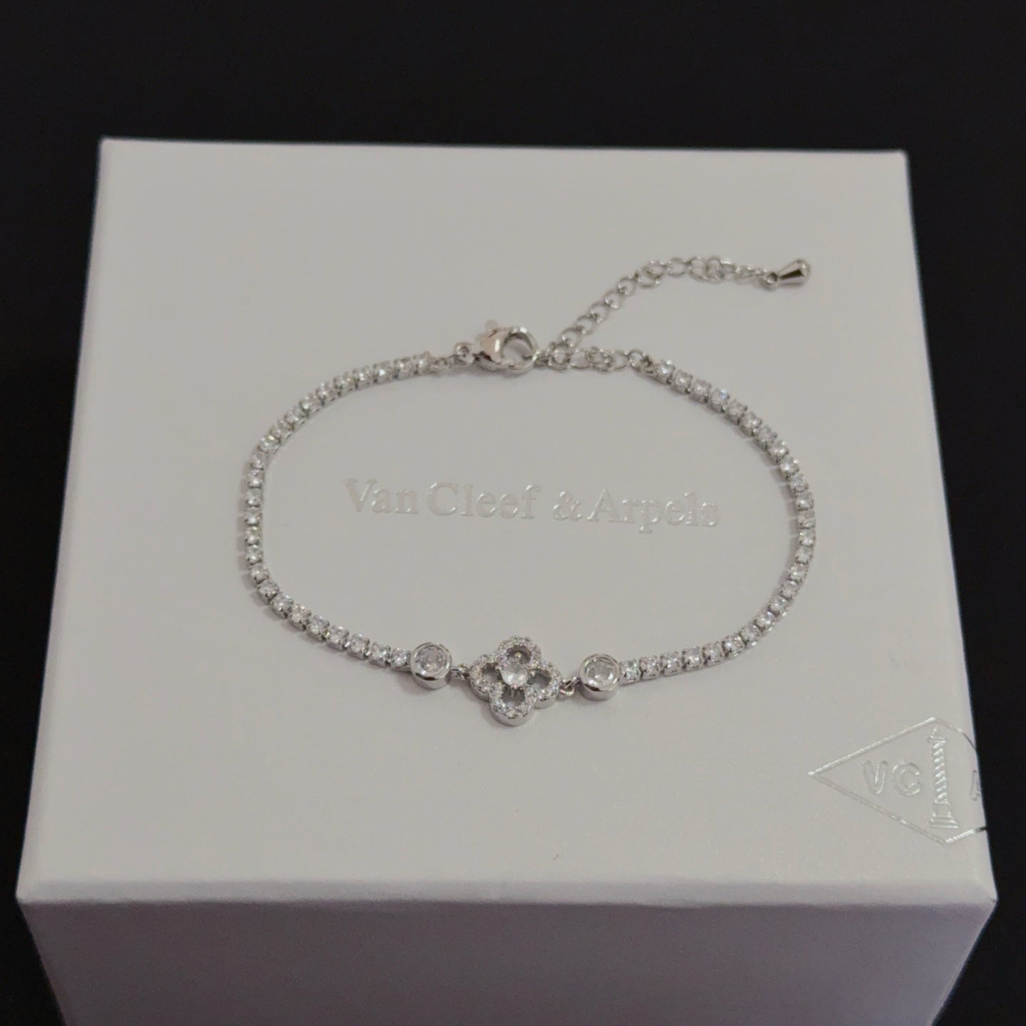 China Replica Van Cleef Arpels Bracelets 48usd Only