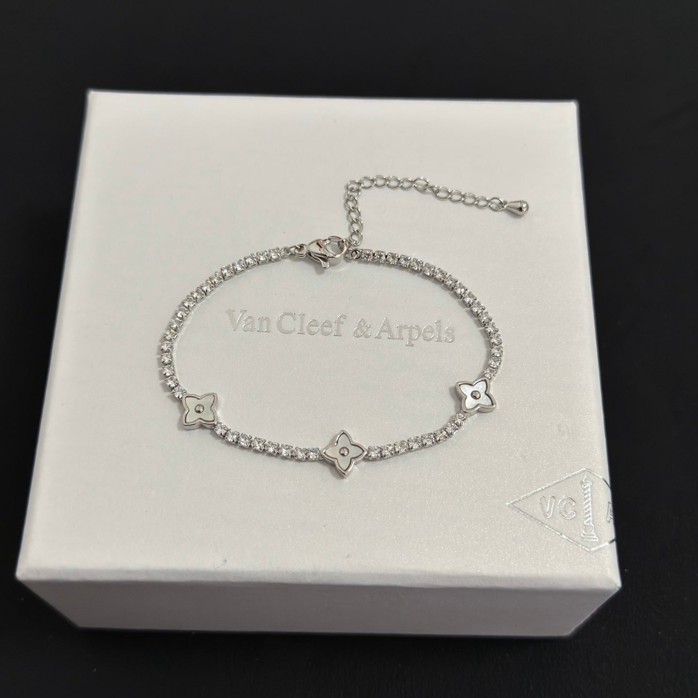China Replica Van Cleef Arpels Bracelets 48usd Only