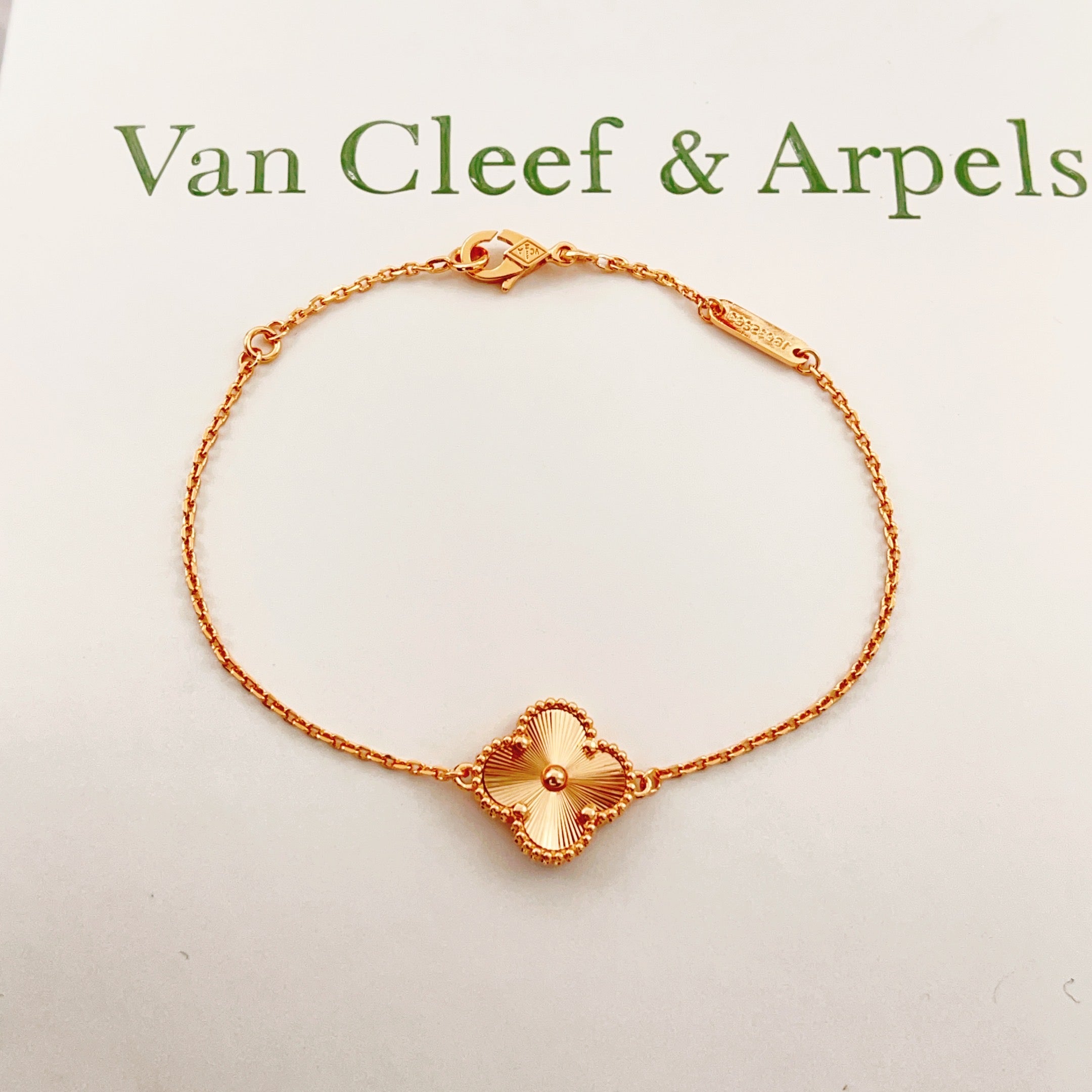 China Replica Van Cleef Arpels Bracelets 22usd Only